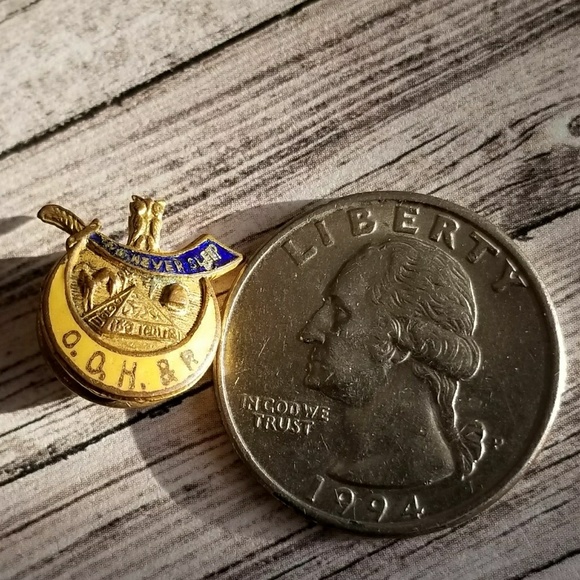 Vintage Odd Fellows O.O.H.& P collar stud pin - Picture 4 of 5